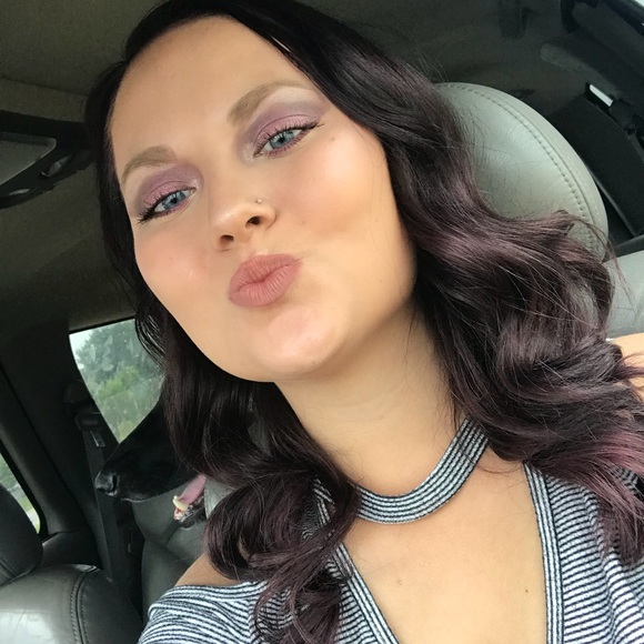 💋Meet your Posher, Destiny💋 Posh ambassador 💙 - Picture 2 of 8